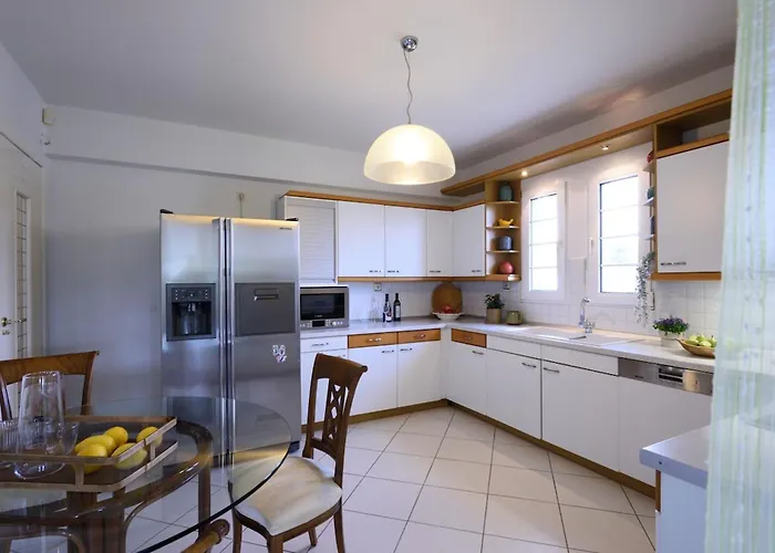 Escape In Melissochori * Melissochórion