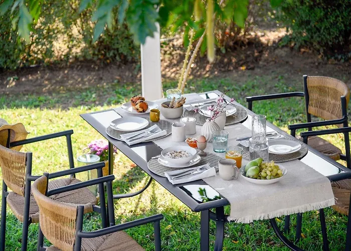 Escape In Melissochori * Melissochórion